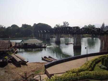 Pont de la rivi&egrave;re Kwa�