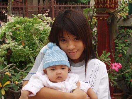 Oliang avec b&eacute;b&eacute;